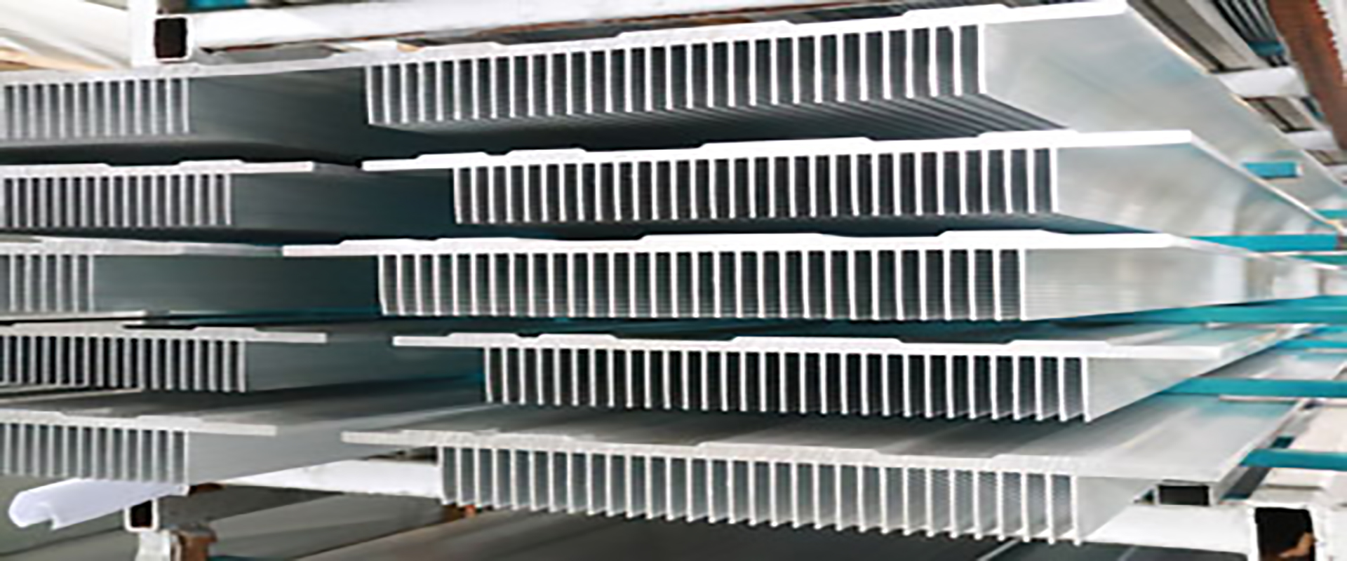 1736213182490277.jpg 散热器2.jpg